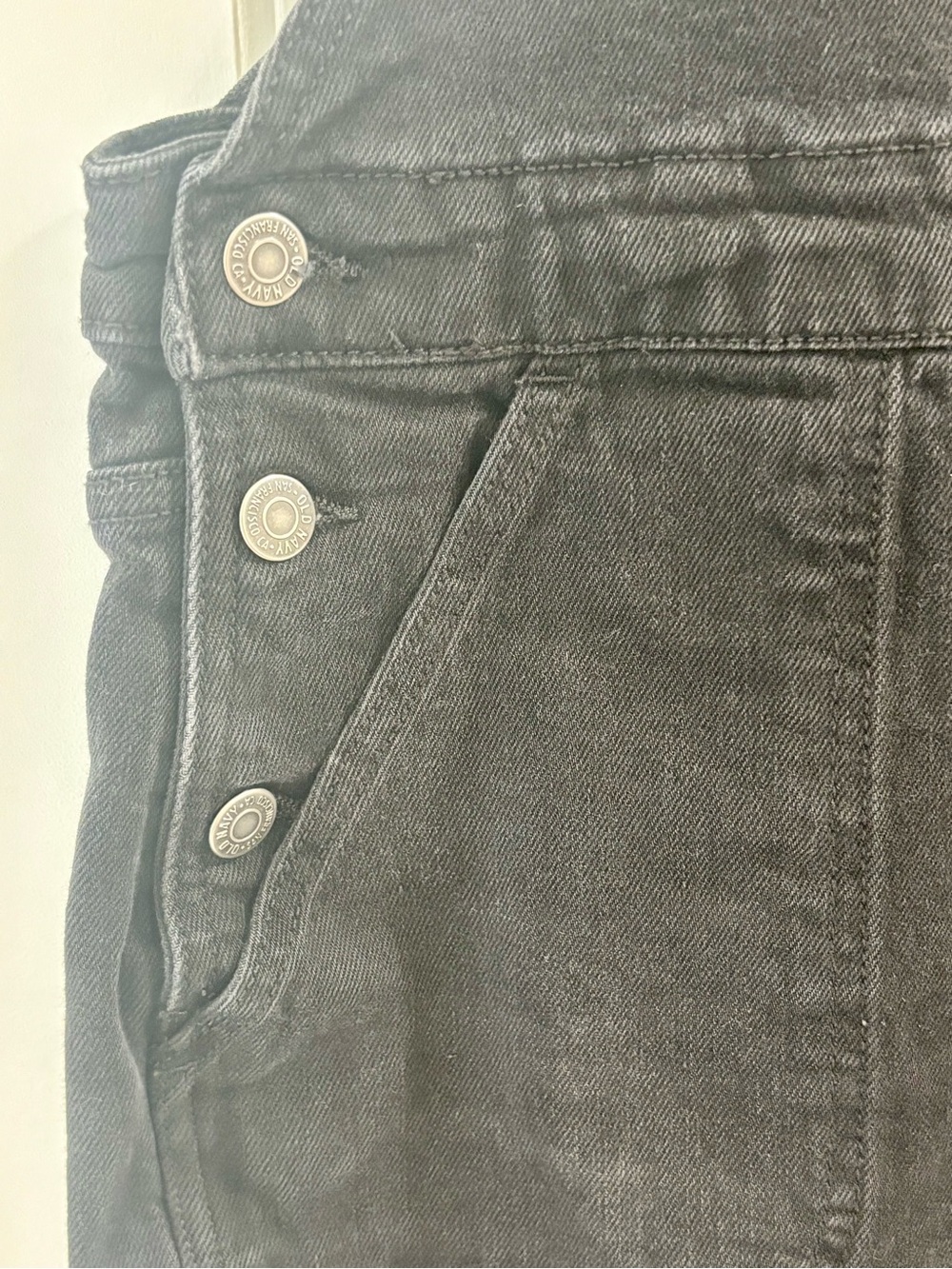 Old Navy Black Women's Denim Overalls with Front Pocket - Picture 6 of 12